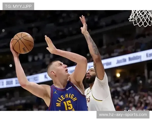 尼克斯与猛龙激战正酣NBA赛场精彩瞬间回顾与分析